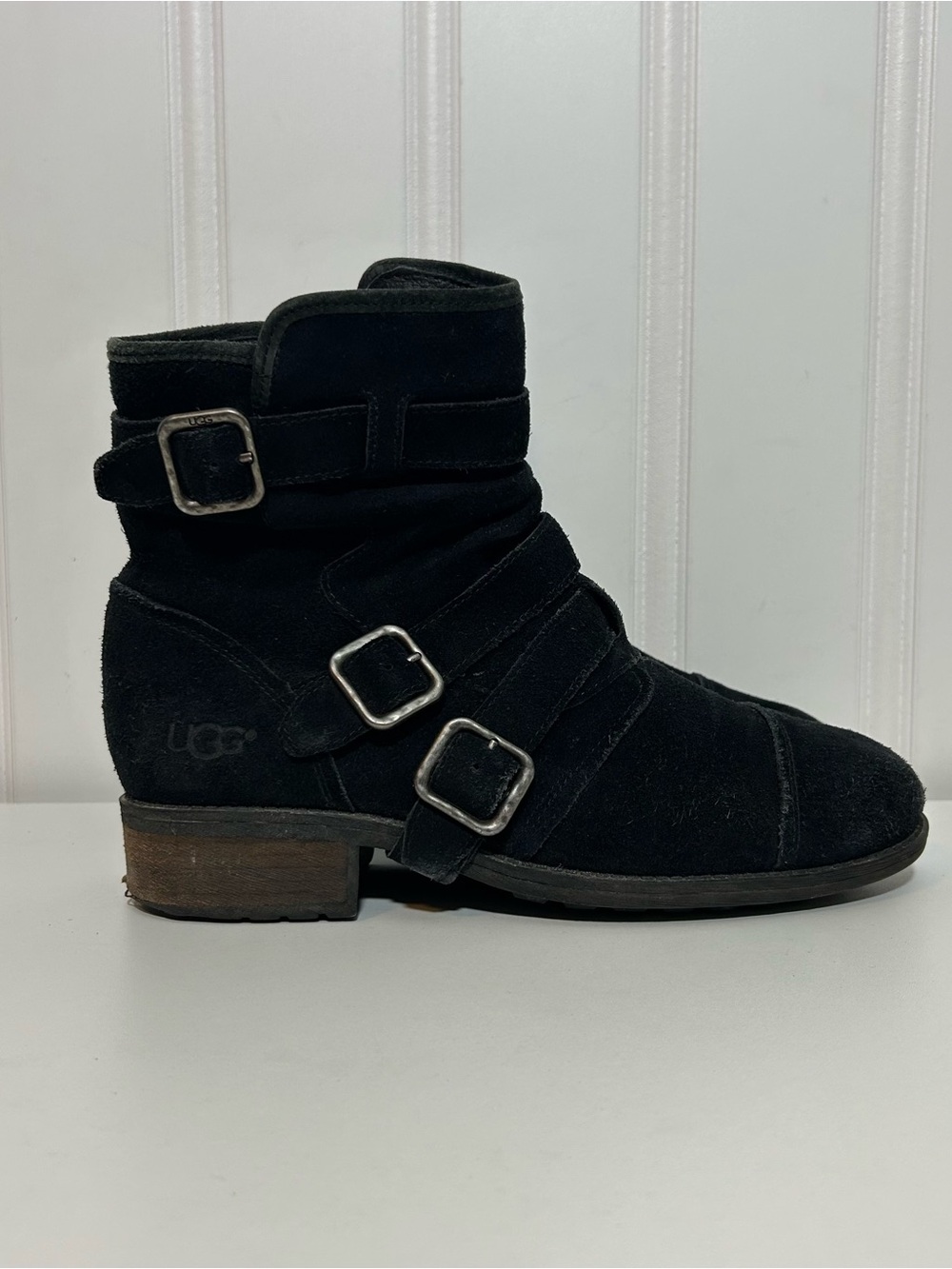 Ugg finney black suede buckle boots